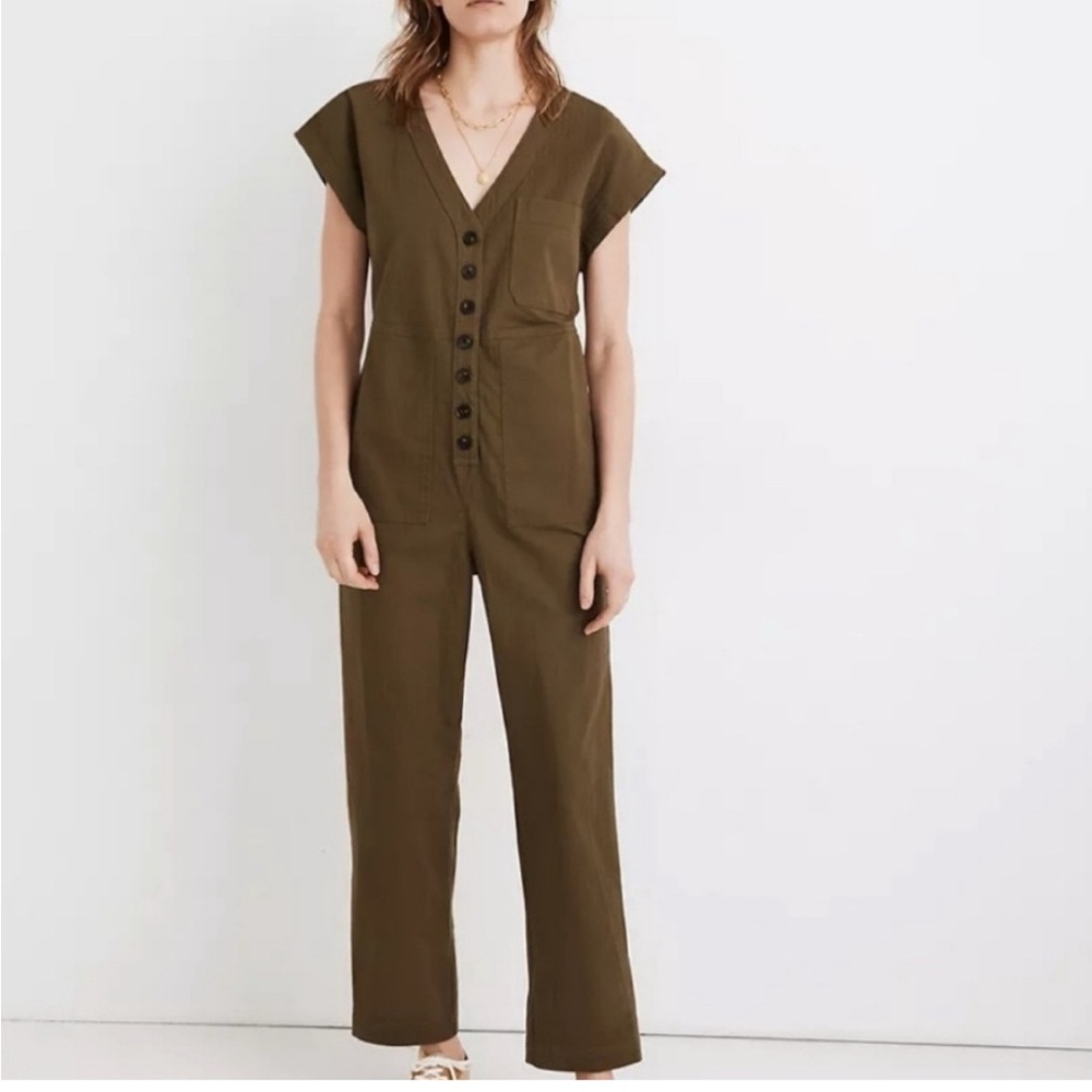 Madewell V-Neck Buttoned Jumpsuit in Olive